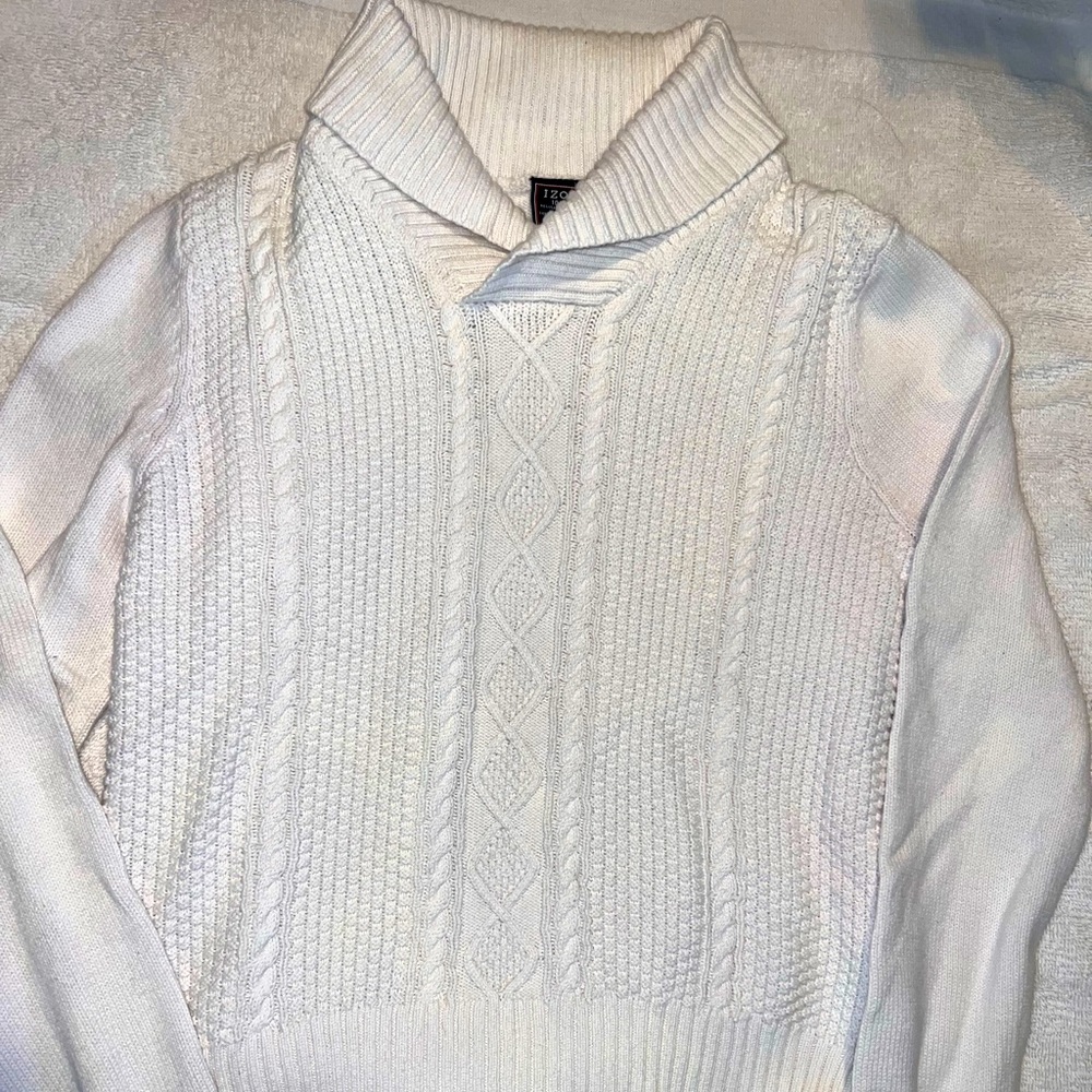 Izod White Turtleneck Sweater Cable Knit Design